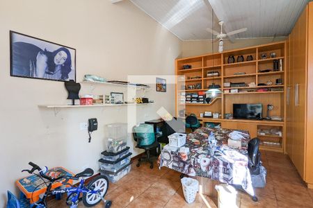 Casa à venda com 130m², 3 quartos e 3 vagas Casa à venda com 130m², 3 quartos e 3 vagasSótão