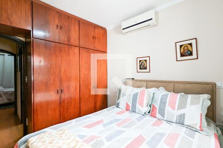 Casa à venda com 130m², 3 quartos e 3 vagas Casa à venda com 130m², 3 quartos e 3 vagasQuarto 2