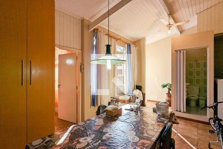 Casa à venda com 130m², 3 quartos e 3 vagas Casa à venda com 130m², 3 quartos e 3 vagasSótão