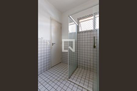 Banheiro de kitnet/studio para alugar com 1 quarto, 40m² em Santa Cecília, São Paulo