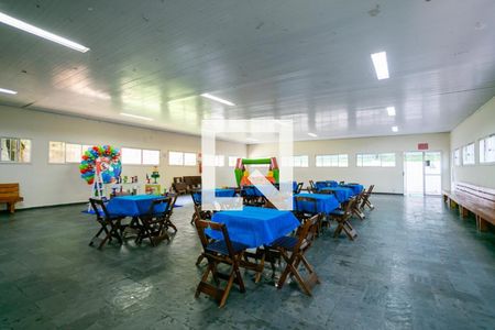 Apartamento para alugar com 68m², 2 quartos e 1 vagasalao de festa