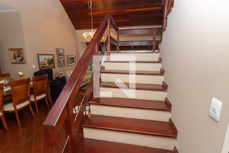 Escada de apartamento à venda com 4 quartos, 240m² em Bela Vista, Porto Alegre