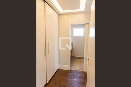 Apartamento à venda com 120m², 3 quartos e 3 vagasCloset da suíte 2
