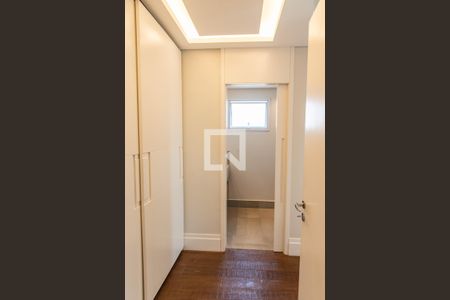 Apartamento à venda com 120m², 3 quartos e 3 vagasCloset da suíte 2