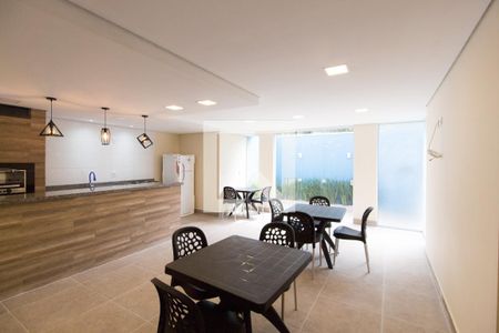 Apartamento à venda com 42m², 2 quartos e sem vagaÁrea comum - Salão de festas com churrasqueira