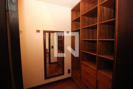 Casa à venda com 700m², 4 quartos e 7 vagasCloset da suíte 4