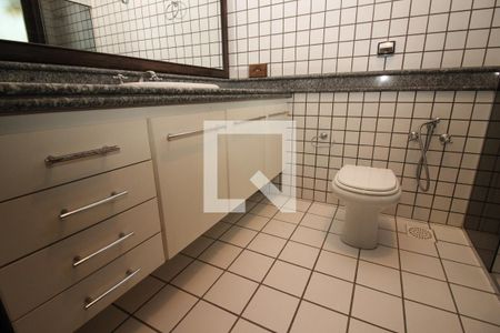 Casa à venda com 700m², 4 quartos e 7 vagasBanheiro da Suíte 3