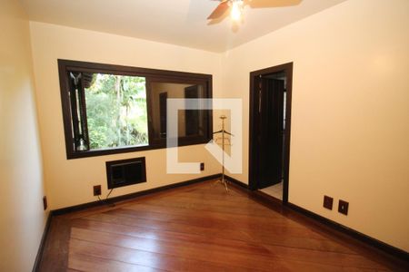 Casa à venda com 700m², 4 quartos e 7 vagasSuíte 3