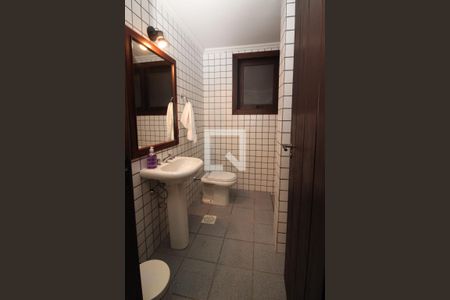 Casa à venda com 700m², 4 quartos e 7 vagasBanheiro 2