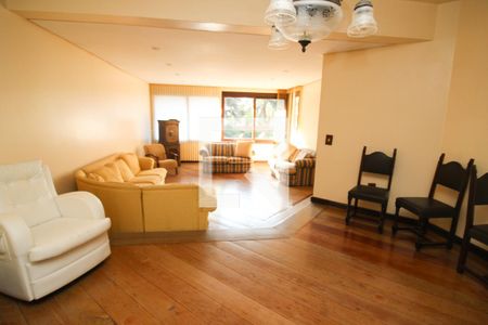 Casa à venda com 700m², 4 quartos e 7 vagasSala 1