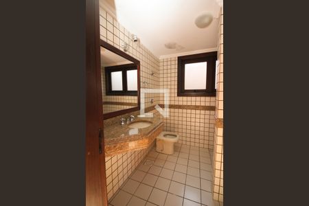 Casa à venda com 700m², 4 quartos e 7 vagasBanheiro da Suíte 4