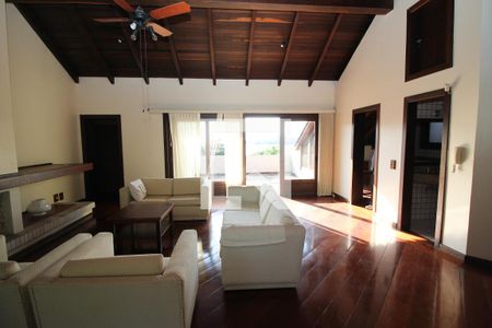 Casa à venda com 700m², 4 quartos e 7 vagasSala 2