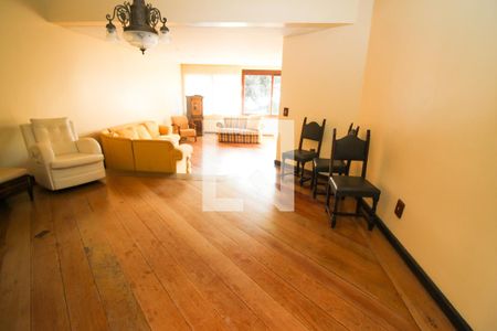 Casa à venda com 700m², 4 quartos e 7 vagasSala 1