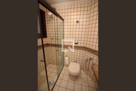 Casa à venda com 700m², 4 quartos e 7 vagasBanheiro da Suíte 2