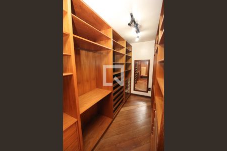 Casa à venda com 700m², 4 quartos e 7 vagasCloset da suíte 1