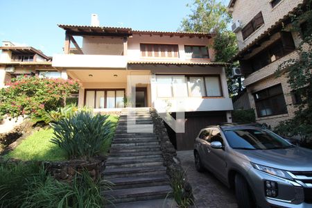 Casa à venda com 700m², 4 quartos e 7 vagasFachada