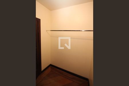 Casa à venda com 700m², 4 quartos e 7 vagasCloset da suíte 4