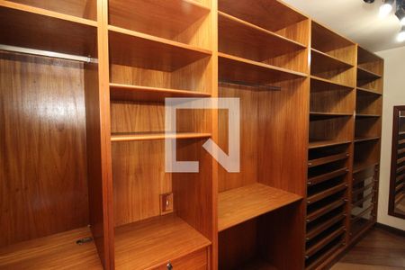 Casa à venda com 700m², 4 quartos e 7 vagasCloset da suíte 1