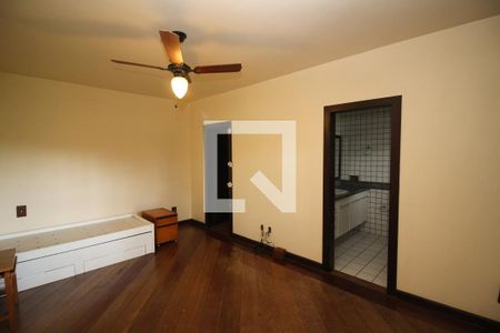 Casa à venda com 700m², 4 quartos e 7 vagasSuíte 4