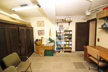 Casa à venda com 700m², 4 quartos e 7 vagasDeposito 2