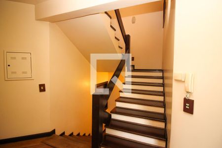 Casa à venda com 700m², 4 quartos e 7 vagasEscada