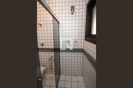 Casa à venda com 700m², 4 quartos e 7 vagasBanheiro da Suíte 3