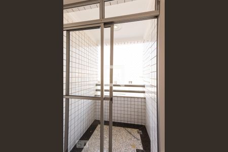 Apartamento para alugar com 3 quartos, 180m² em Santa Rosa, Belo Horizonte