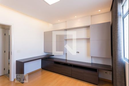Apartamento para alugar com 3 quartos, 180m² em Santa Rosa, Belo Horizonte