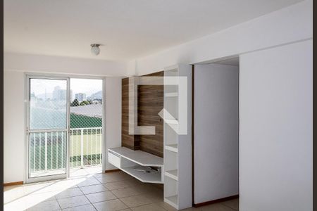 Sala de Apartamento com 2 quartos, 60m² Campo Grande