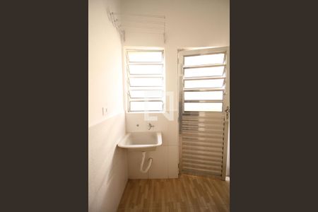 Casa para alugar com 35m², 1 quarto e sem vagaarea de serviço