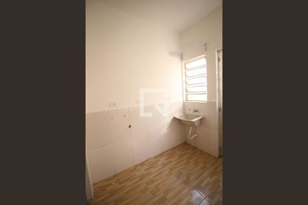 Casa para alugar com 35m², 1 quarto e sem vagaarea de serviço