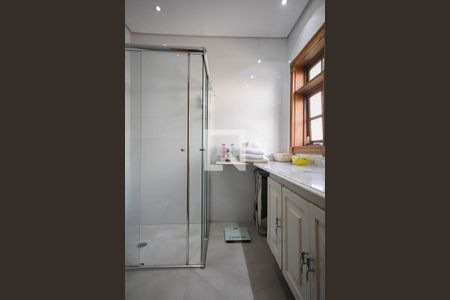 Casa à venda com 550m², 5 quartos e 6 vagasBanheiro suíte 3