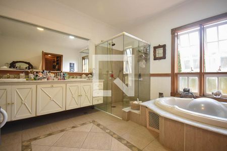 Casa à venda com 550m², 5 quartos e 6 vagasBanheiro suíte 4