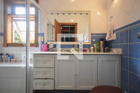 Casa à venda com 550m², 5 quartos e 6 vagasBanheiro da suíte 5