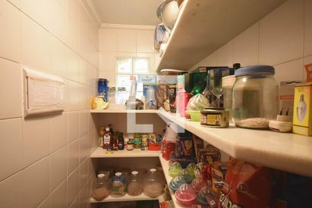 Casa à venda com 550m², 5 quartos e 6 vagasDespensa