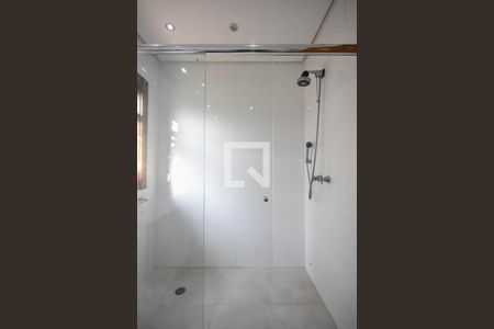 Casa à venda com 550m², 5 quartos e 6 vagasBanheiro suíte 2