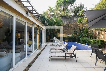Casa à venda com 550m², 5 quartos e 6 vagasPiscina