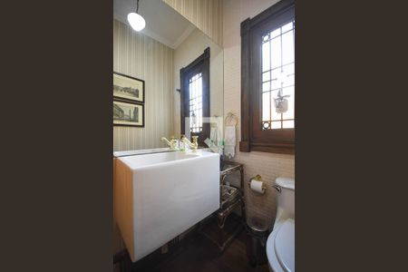 Casa à venda com 550m², 5 quartos e 6 vagasLavabo