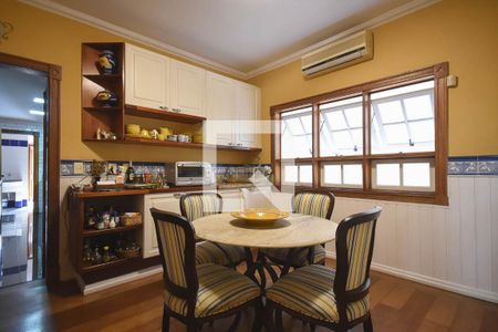 Casa à venda com 550m², 5 quartos e 6 vagasSala de almoço