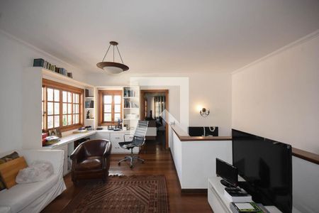 Casa à venda com 550m², 5 quartos e 6 vagasCorredor