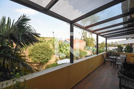 Casa à venda com 550m², 5 quartos e 6 vagasVaranda da suíte 4