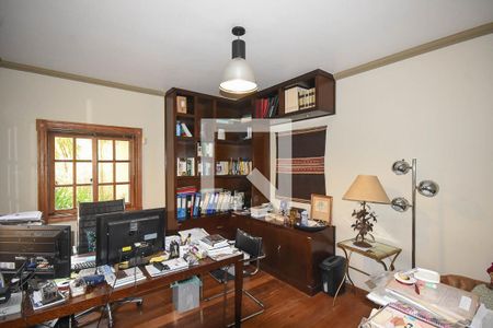 Casa à venda com 550m², 5 quartos e 6 vagasEscritório ou suíte 1