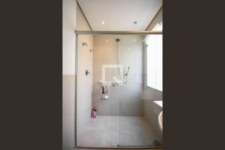 Casa à venda com 550m², 5 quartos e 6 vagasBanheiro do escritório