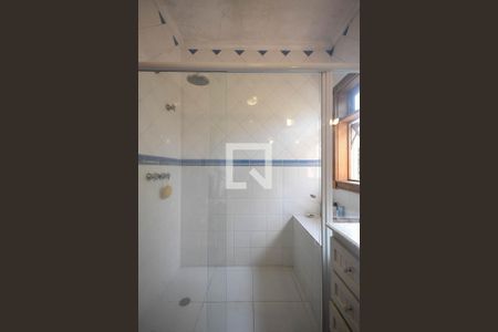 Casa à venda com 550m², 5 quartos e 6 vagasBanheiro da suíte 5