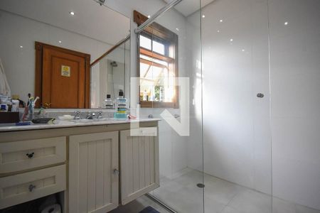 Casa à venda com 550m², 5 quartos e 6 vagasBanheiro suíte 2