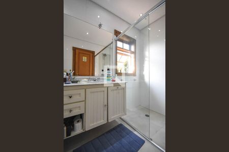 Casa à venda com 550m², 5 quartos e 6 vagasBanheiro suíte 2