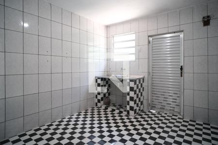 Cozinha de casa para alugar com 1 quarto, 30m² em Vila Araguaia, São Paulo