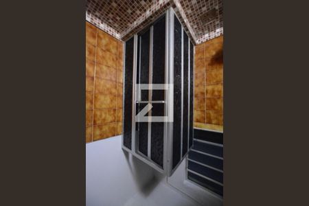 Banheiro de apartamento para alugar com 2 quartos, 56m² em Olaria, Rio de Janeiro