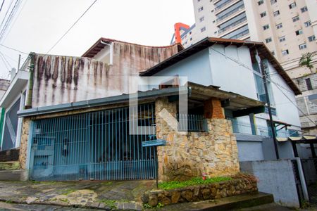 Casa à venda com 157m², 3 quartos e 2 vagas Casa à venda com 157m², 3 quartos e 2 vagasFachada