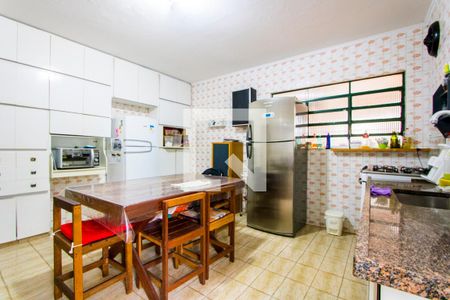 Casa à venda com 157m², 3 quartos e 2 vagas Casa à venda com 157m², 3 quartos e 2 vagasCozinha